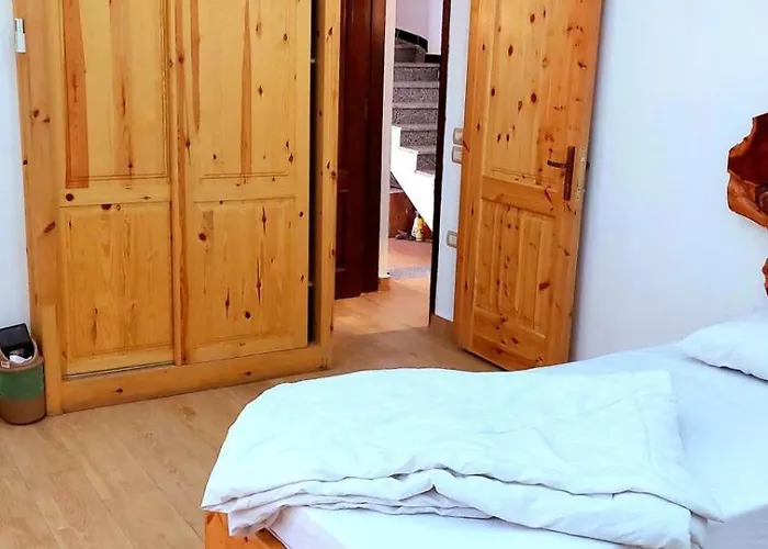 Si Apartment *