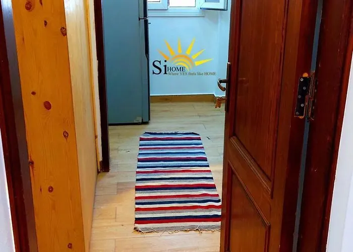 Si Apartment *
